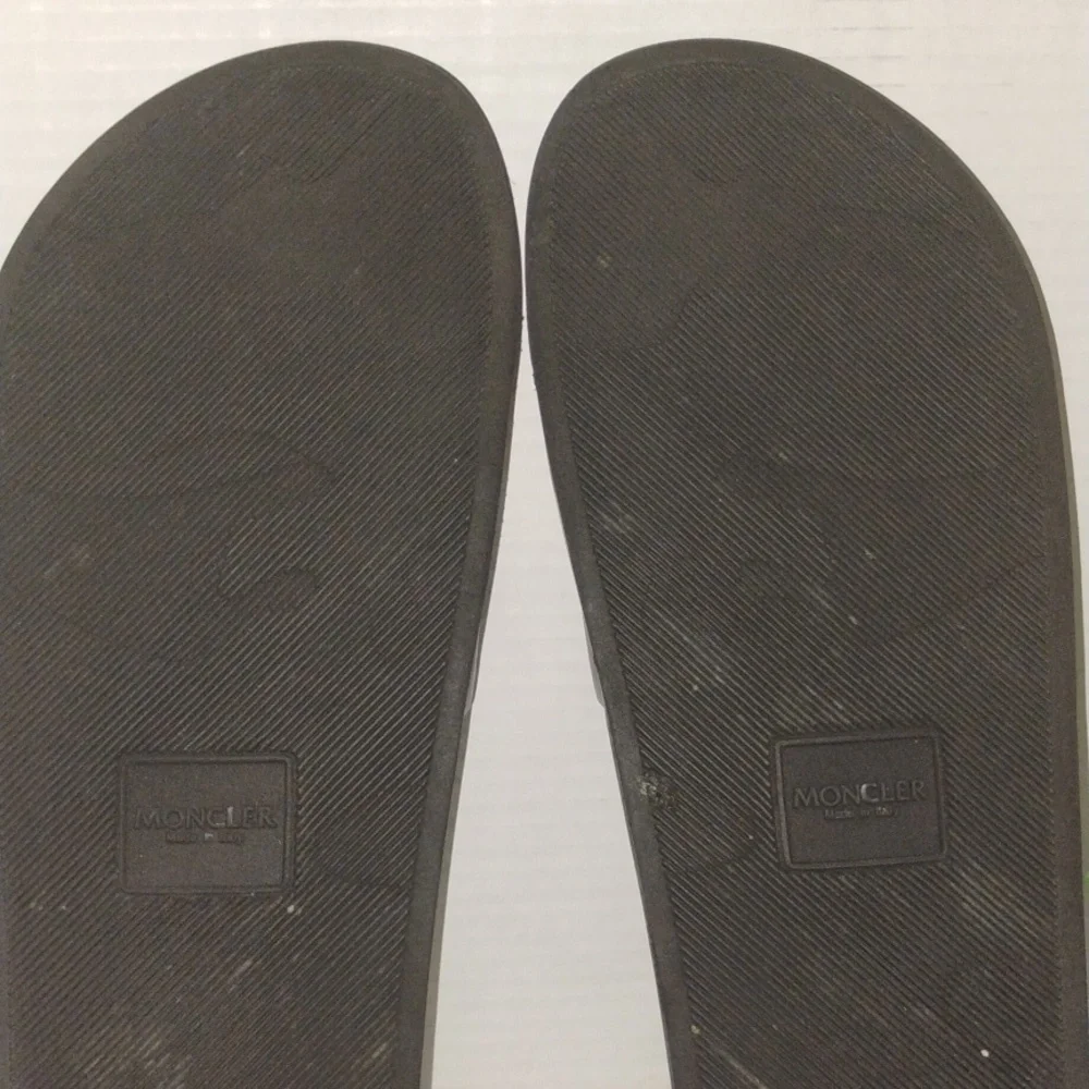 Moncler Mens Basile Slides. Size 46 (US 12). Red White and Blue in color. - Picture 6 of 13